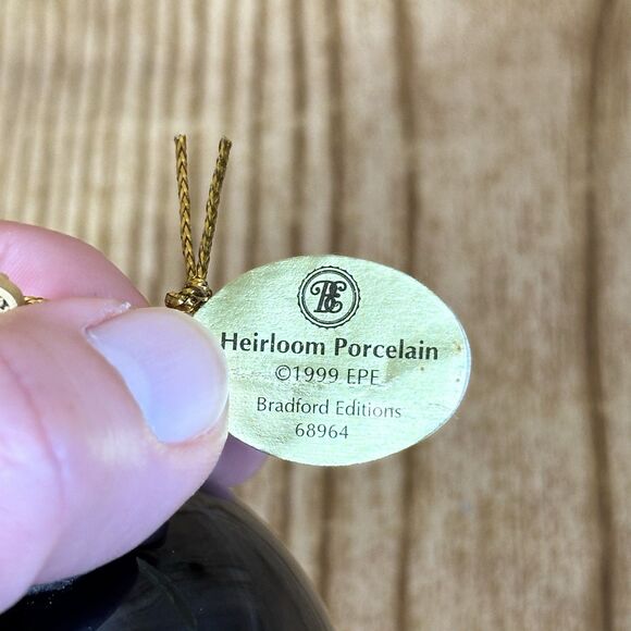 Elvis Presley The Bradford Exchange 1999 Porcelain Ornaments Set Of 4 - Picture 4 of 11